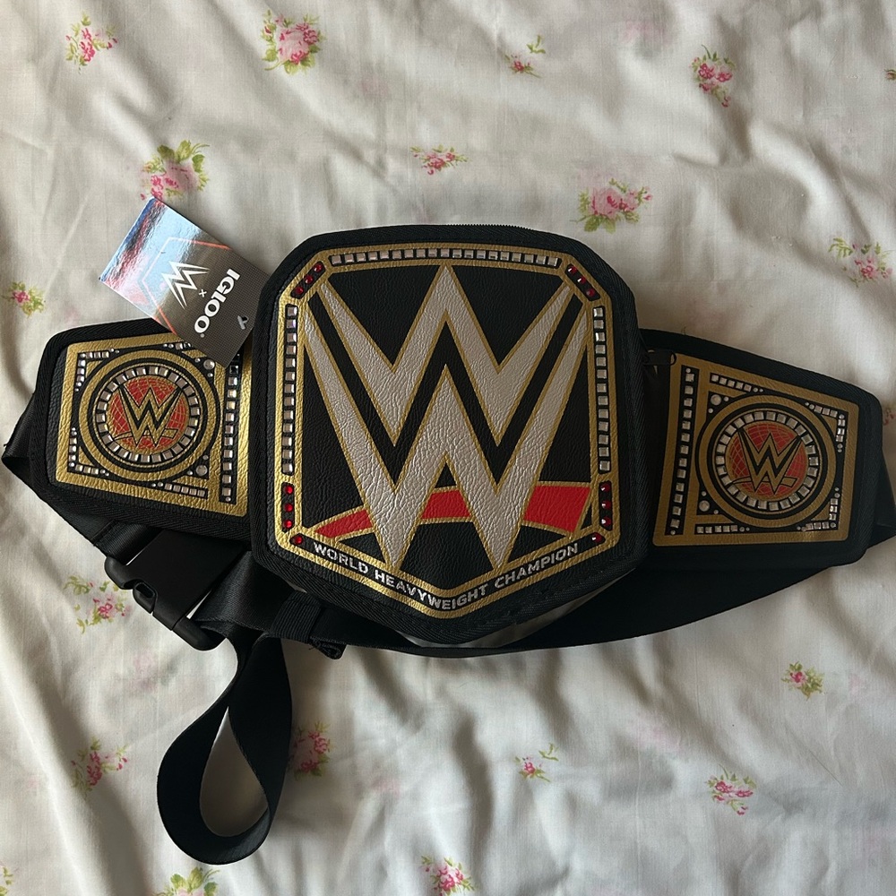 NWT WWE Wrestling Fanny Pack Lunchbox